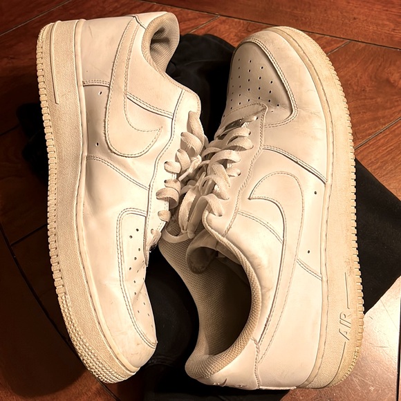 Nike - Picture 1 of 5